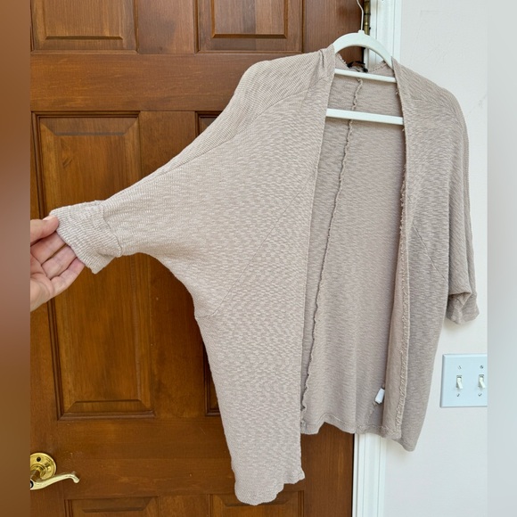 Soprano, lightweight, beige, short sleeve loose cardigan - Picture 3 of 5